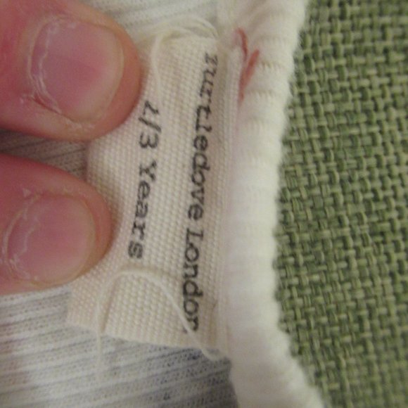 Turtledove London boys short sleeved T-shirt and shorts set preloved - Picture 5 of 6